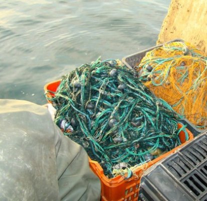 Plase de pescuit, confiscate de oamenii legii
